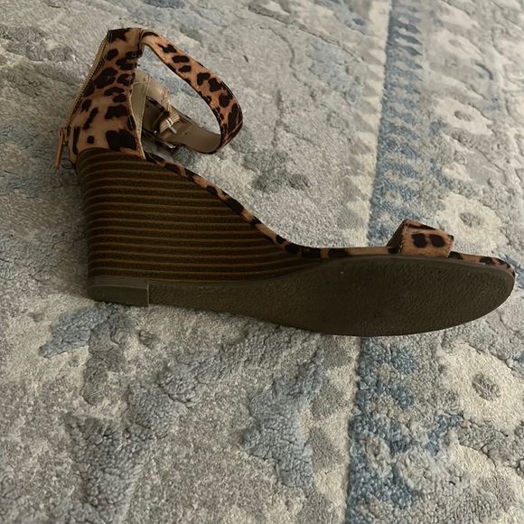 - Ny & company leopard print heels - Picture 2 of 2